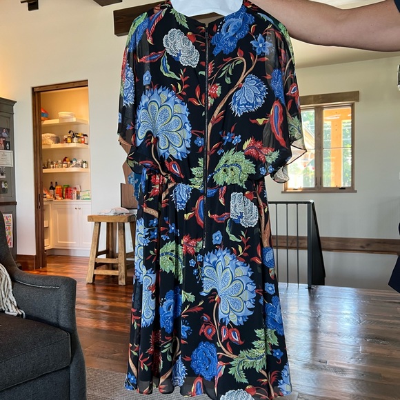 Alice and Olivia, zip-up back, size 8, floral dress. - Picture 2 of 3